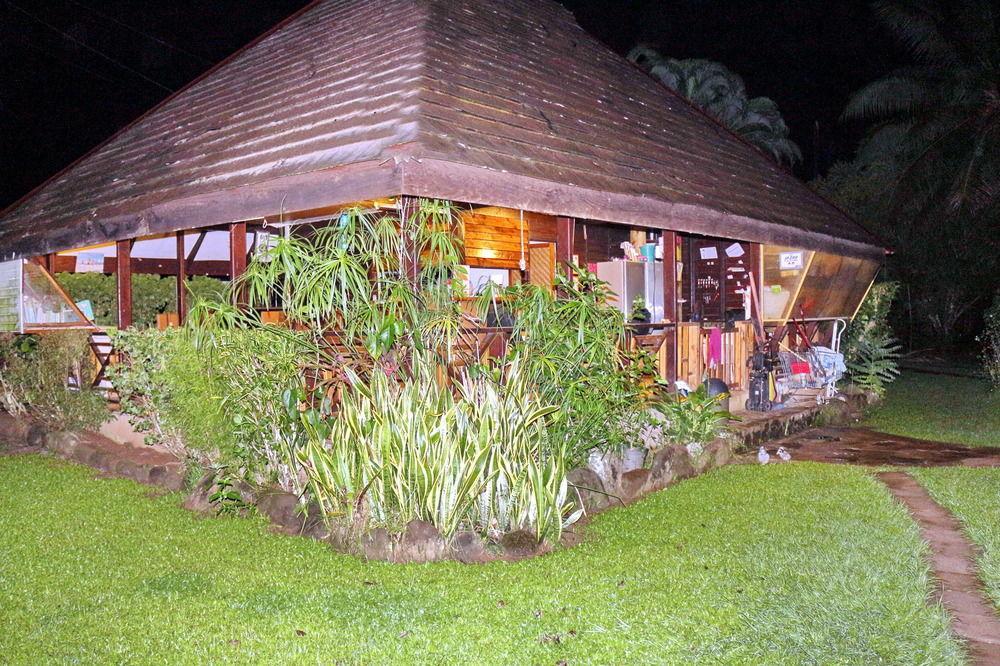 Pension Les 3 Cascades Raiatea Exterior foto